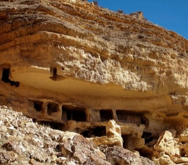 Manazan Mağaraları