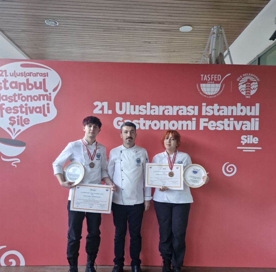 Aşçılık Programı Öğrencilerimizden Büyük Başarı